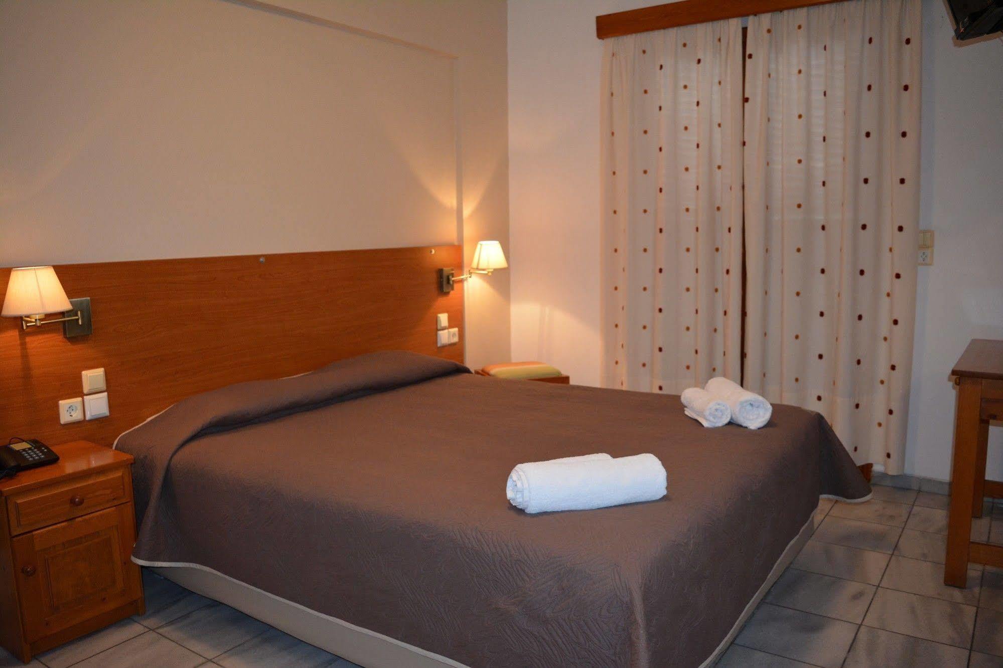 Anemomilos Suites Fira  Exterior photo