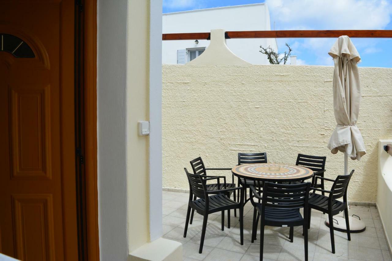 Anemomilos Suites Fira  Exterior photo